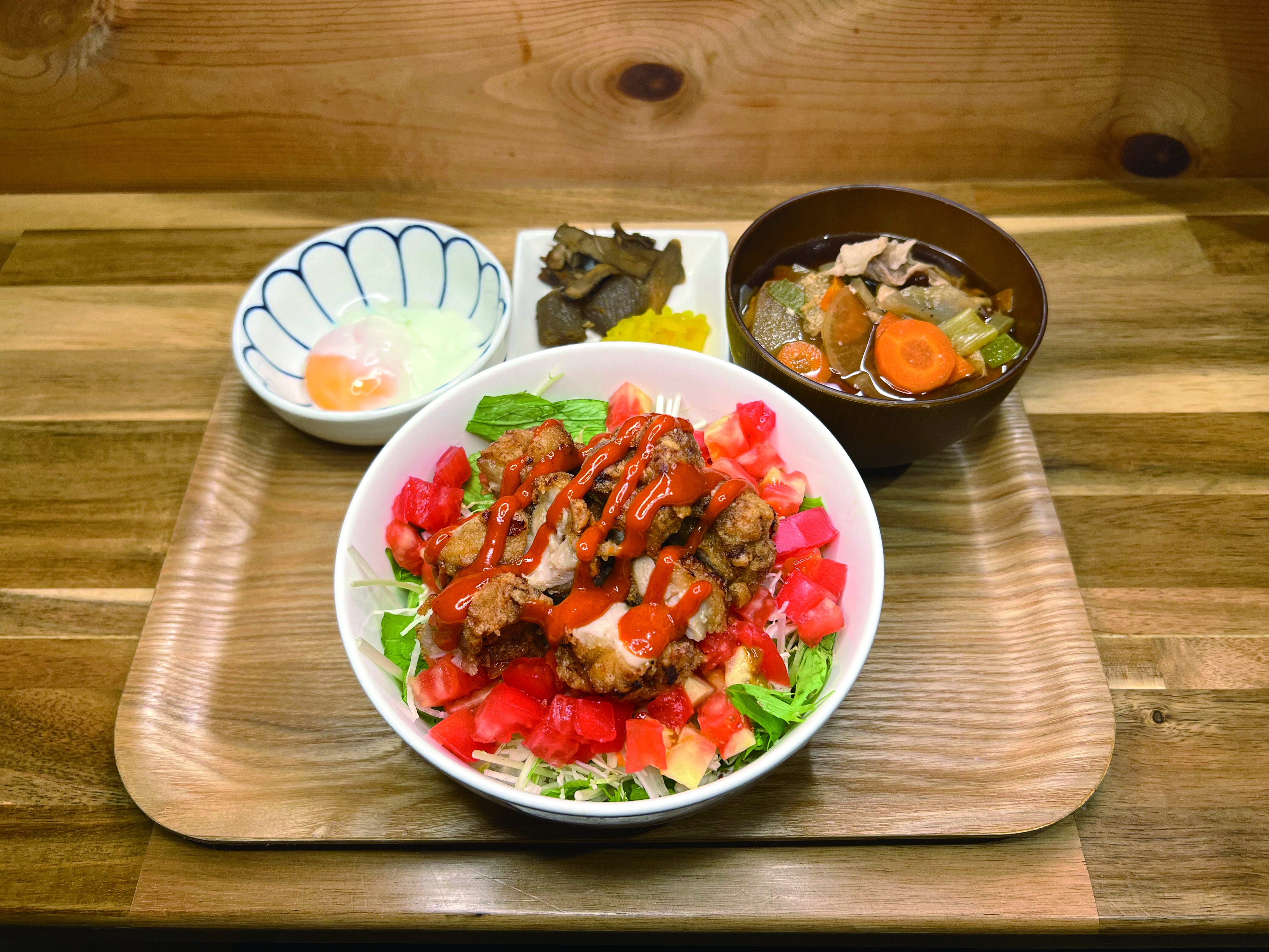 旨辛チキン丼